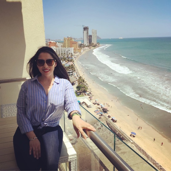 Meet your Posher, Brenda - Picture 1 of 1